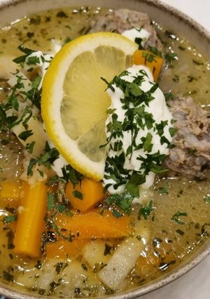 Húsgombócos csorbaleves recept fotója