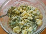 Ensalada de ejotes, papa y huevo saludable