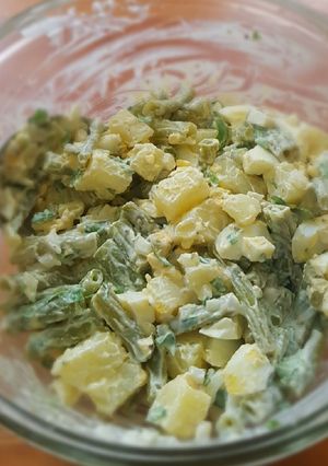 Una foto de Ensalada de ejotes, papa y huevo saludable