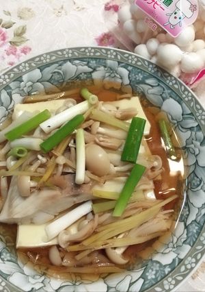 清蒸雕魚鮮菇豆腐 的食譜成品照片