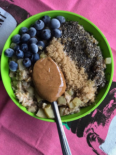 Una foto de Avena manzana-canela vegana