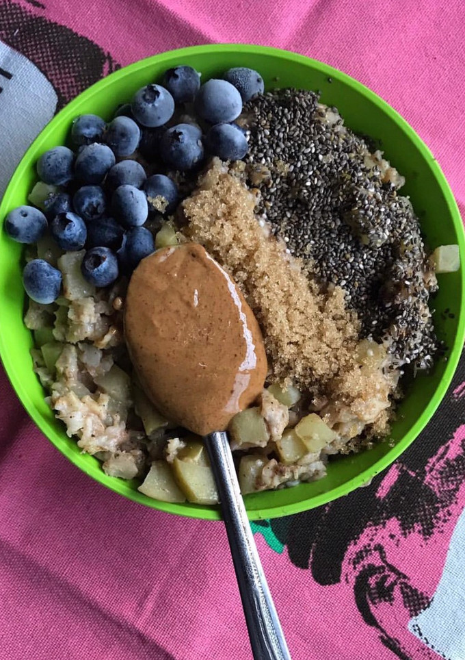 Una foto de Avena manzana-canela vegana