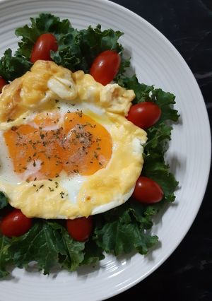 รูปของ "ไข่มิสเซิลโท" Fried Egg with Cheese / Mistletoe Egg🎄🎉