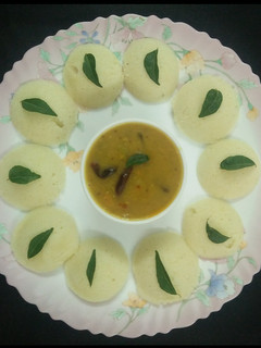 A picture of Idli sambhar.