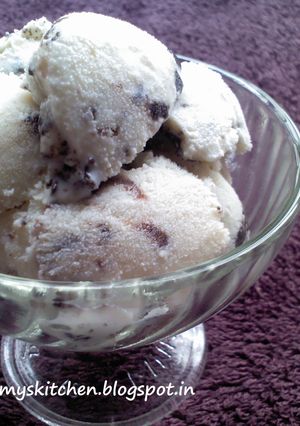 A picture of Oreo Ice Cream.