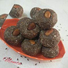 A picture of Flax seeds laddu.