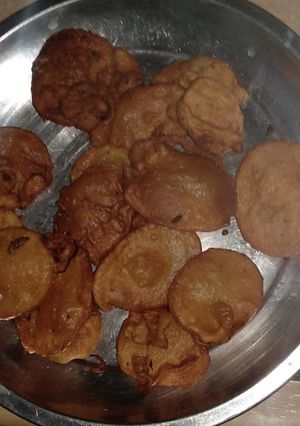 आलू की पकौड़ी (aloo ki pakodi recipe in Hindi) रेसिपी मुख्य फोटो