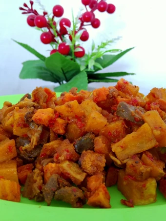 Langkah Mudah untuk Membikin Resep Sambal goreng ati kentang wortel yang Bisa Manjain Lidah Anti Ribet, Uenak Banget