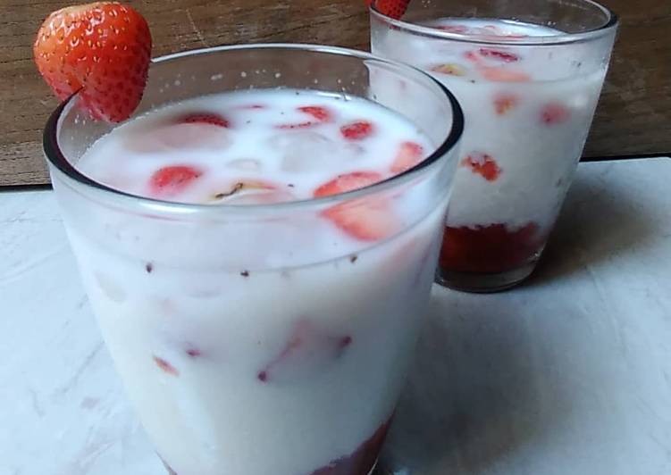 Korean Strawberry Milk