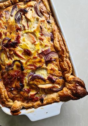 A picture of Chicken, bacon & salami quiche.