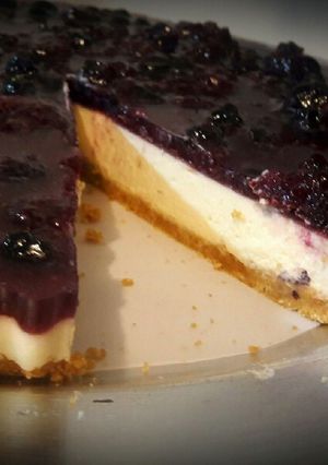 Una foto de Cheesecake de Frutos rojos sin cocción 🍓🍒🍇