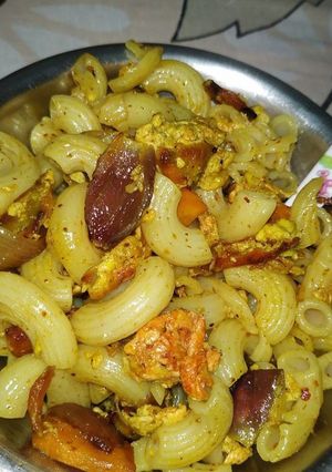 A picture of Macaroni.