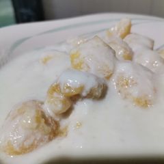 A picture of Meethi dahi phulki.