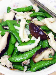 【厚生廚房】甜豆香菇炒花枝 的食譜成品照片