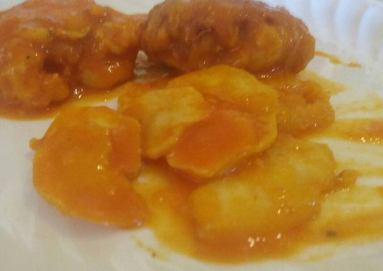Rape con patatas panaderas y tomate