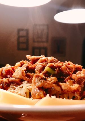 Hình của món Nui Ống Sốt Thịt Heo Xào Cà Chua.