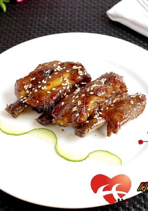 影音食譜 簡單 新手 電鍋 一鍋到底 ~醬燒壽喜排 的食譜成品照片