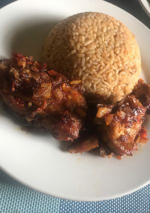 A picture of Jollof rice.
