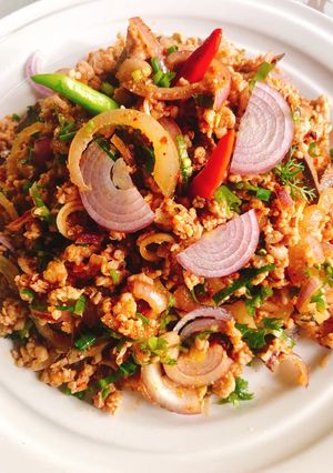 รูปของ ลาบหมู หนังกรุบ กรุบ