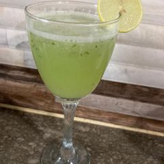 A picture of Cucumber lemonade.