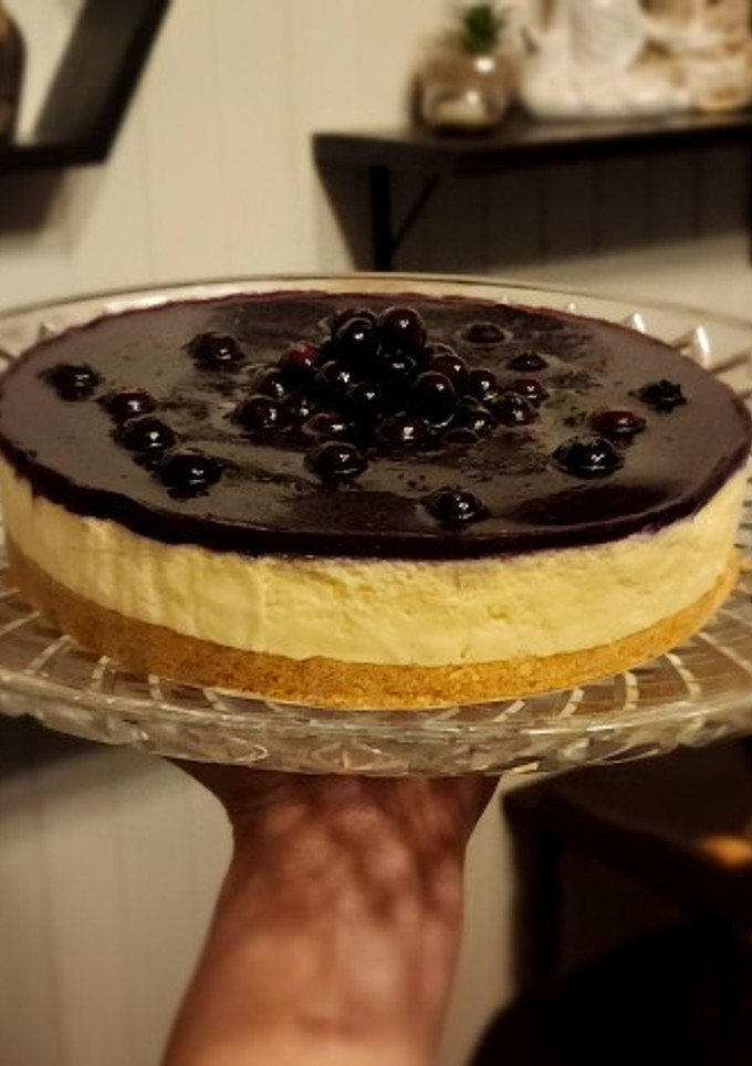 Una foto de Cheesecake de ricotta con arándanos 🫐 (sin horno)