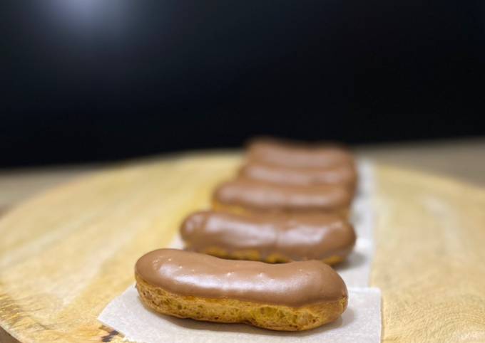 Éclair au chocolat cœur noisette