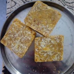 A picture of Besan burfi.
