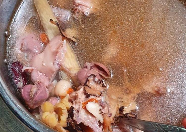Langkah Mudah untuk Membuat Sup Ayam Kampung Tim Obat, Bisa Manjain Lidah
