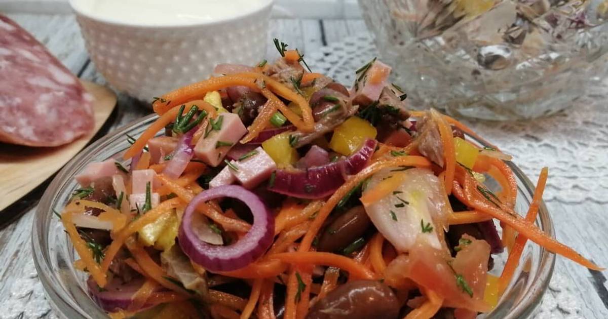 Салат с фасолью и корейской морковкой. Салат кура фасоль красная морковь по корейски. Салат фасоль кукуруза корейская морковь. Салат морковча. Фасоль морковча.