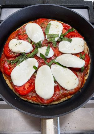 Una foto de Pizza de Avena Tomate Mozzarella