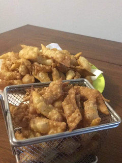 A picture of Namak para.