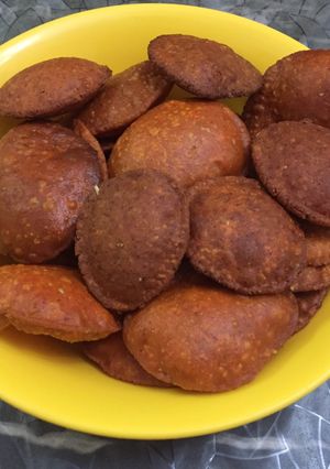 ચણાના લોટના જાડા મઠિયા (Chana Lot Jada Mathia Recipe In Gujarati) રેસીપી મુખ્ય ફોટો