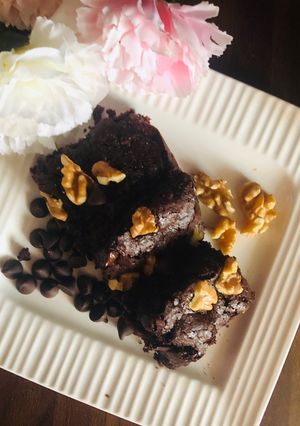 A picture of Eggless brownies.