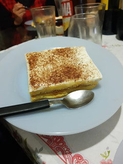 Una foto de Postre express de pionono, flan y crema