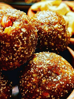 A picture of Gond Atta Dry fruit Ladoo.