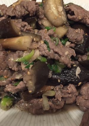Hình của món Đùi bò Nhật xào cà tím.