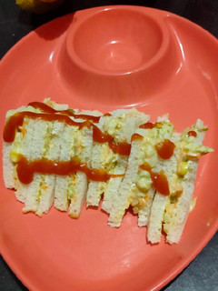 રશીયન સલાડ સેન્ડવીચ (Russian Salad Sandwich Recipe in Gujarati) રેસીપી મુખ્ય ફોટો