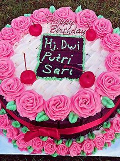 Foto resep Kue Ulang Tahun Black Forest mawar #2