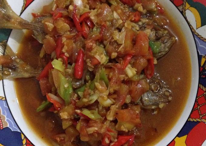 RECOMMENDED! Secret Recipe Ikan Bawal Laut Bumbu Sarden Kecap