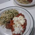 Milanesa napolitana con fideos al pesto