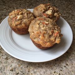 A picture of Apple carrot oat muffin.