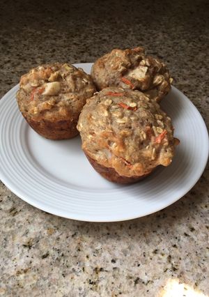 A picture of Apple carrot oat muffin.