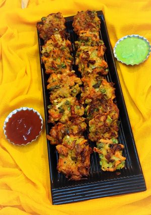 ভেজ পকোড়া (veg pakoda recipe in Bengali) রেসিপির প্রধান ছবি