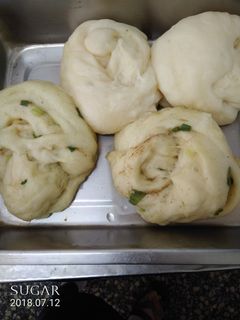 (鮮奶)花捲,咖椰蔥花捲 的食譜成品照片