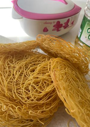 સેવ (Sev Recipe In Gujarati) રેસીપી મુખ્ય ફોટો