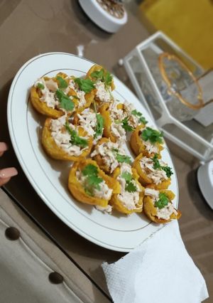 Una foto de Canasta de plátano, rellena de pollo a la crema