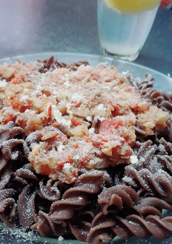 Una foto de Pasta integral+salsa casera!