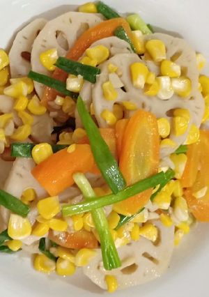 Foto resep Akar teratai cah warna warni