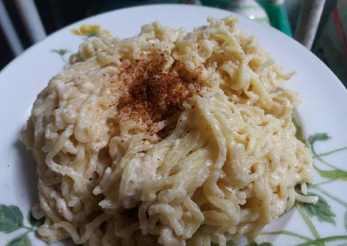 Mie Instan Carbonara