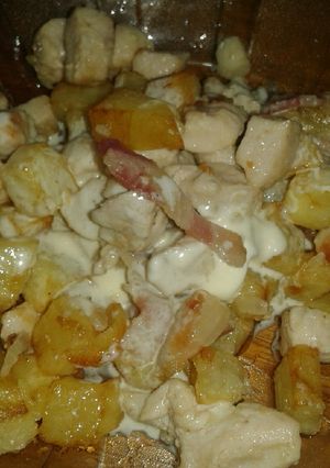 Una foto de Pollo con crema de panceta